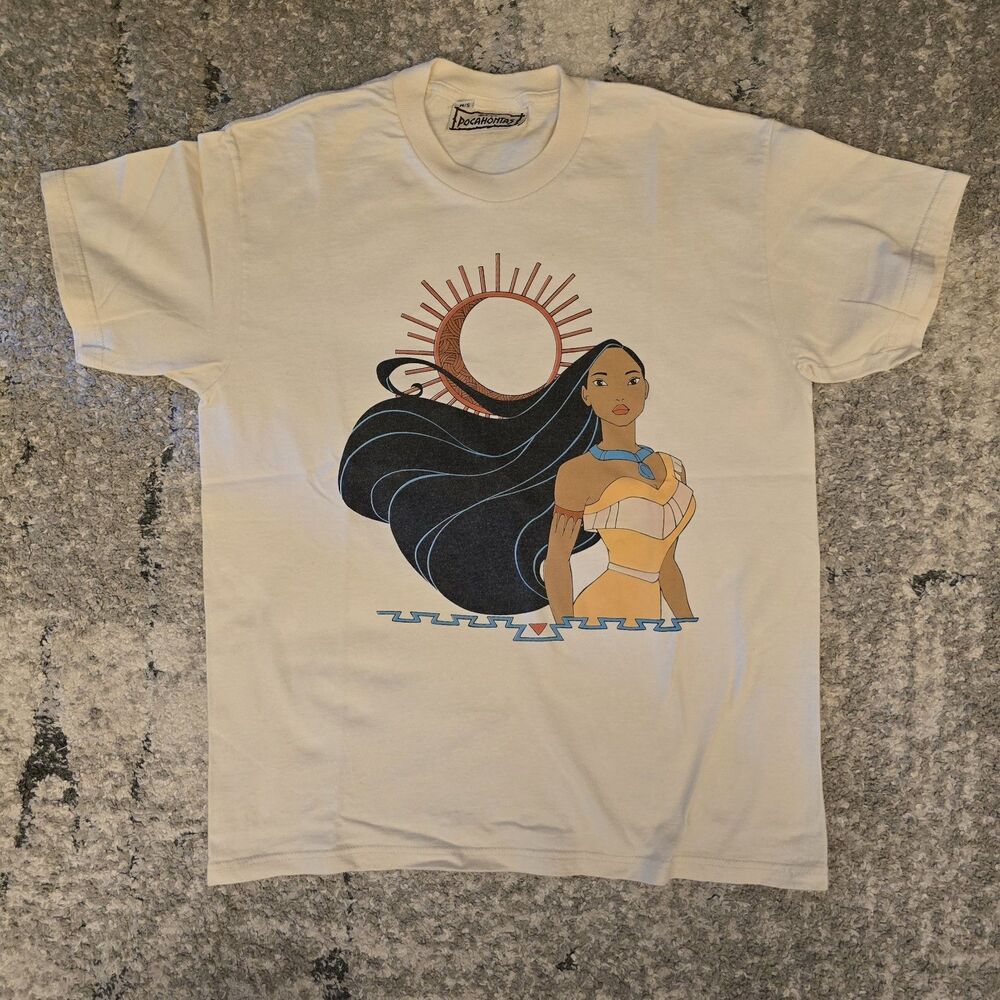 Vtg Disney Pocahontas T-Shirt single stitch 1995 Small Paris Resort Exclusive